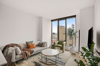 159 N Aberdeen St, Chicago, IL 60607