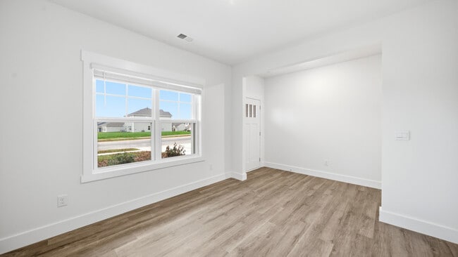 321 Cookie Loop, Johnson City, TN 37615 - photo 4