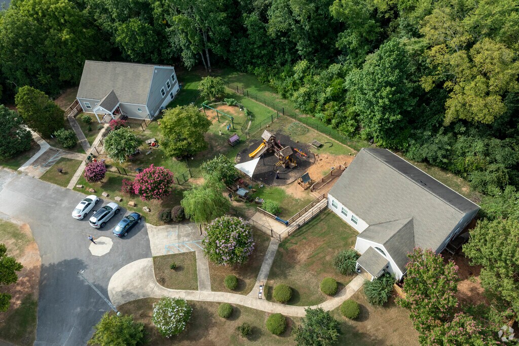 Full Campus of Peridot Montessori School in Huntsville Alabama.