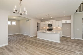 165 Cardow Dr, O'Fallon, MO 63368