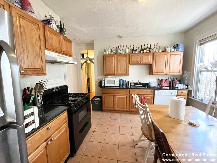 55 Calumet St unit 1, Roxbury Crossing, MA 02120 - photo 1