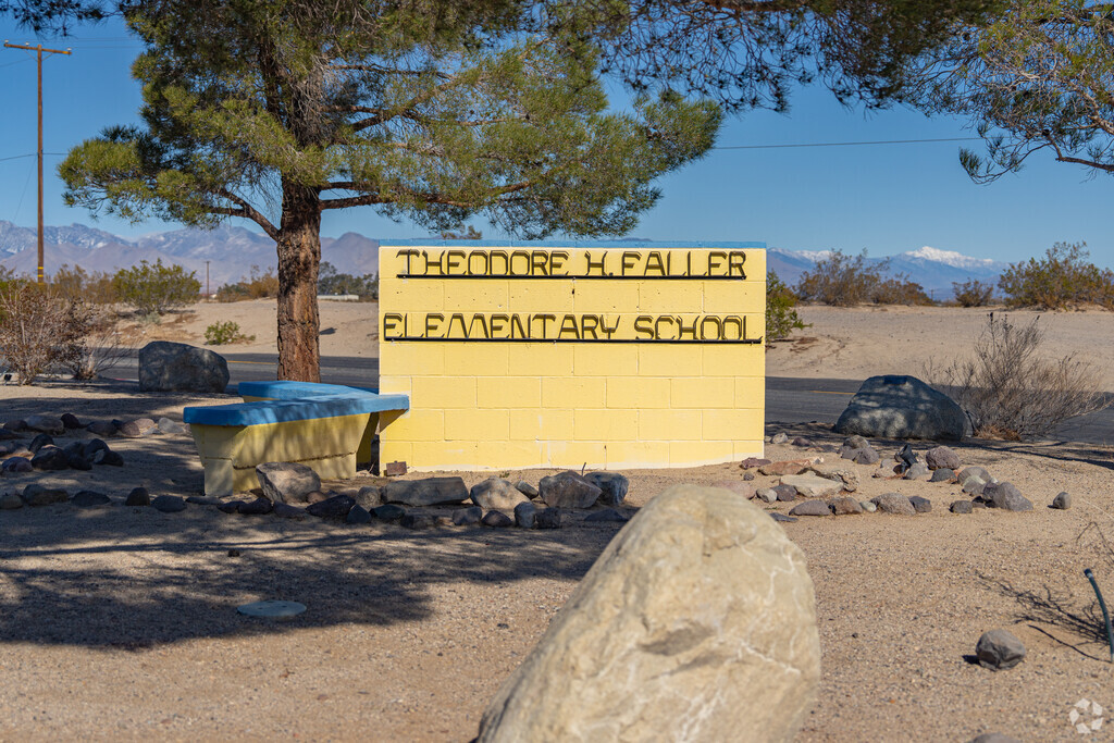 A bright sign welcomes parents and students to Faller Elementary School in Ridgecrest.