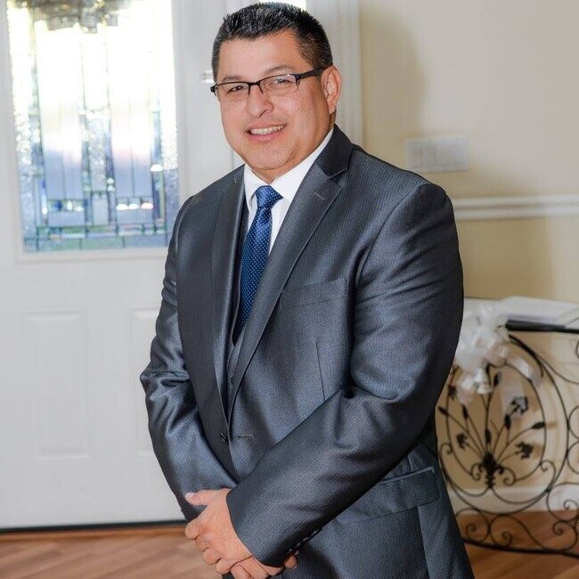 Agent Photo