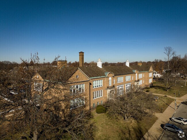 View of Woerner Elementary Schools large campus.