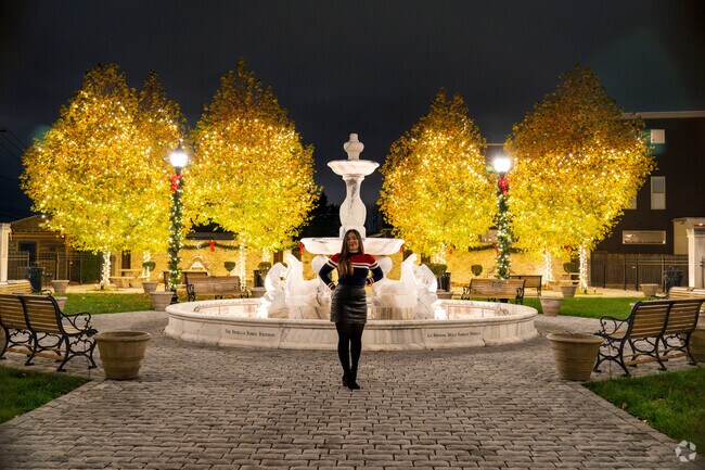 There's no prettier sight than Piazza Imo on The Hill at night.