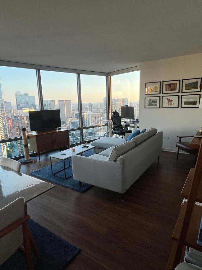 520 N Kingsbury St Unit 4407, Chicago, IL 60654