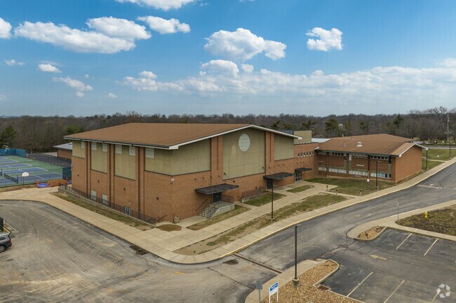 65% of students at Ladue Fifth Grade Center are at least proficient in Reading.