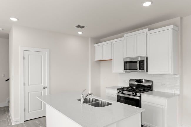 100 Furlong Dr unit 38761431, Georgetown, TX 78626 - photo 4