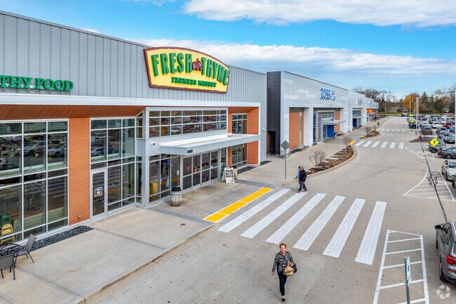 The 84 South shopping center has extensive shopping for all near Morgan Heights.