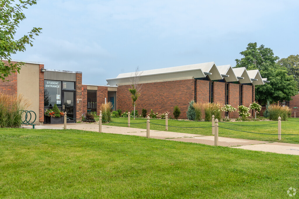 LaSalle Middle School offers a unique blend of rigorous academics and religious instruction.