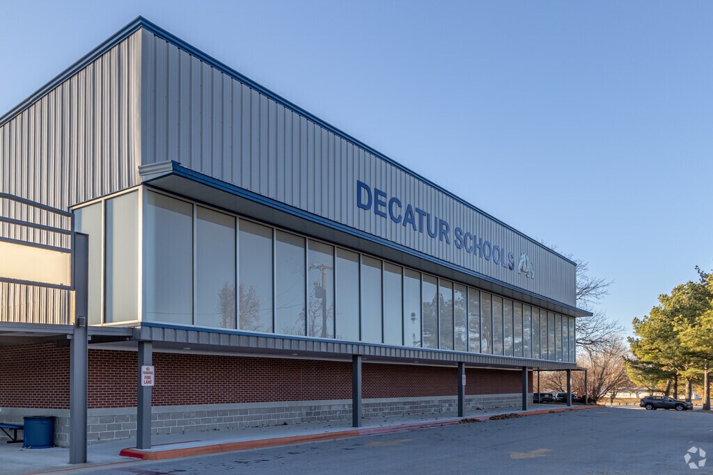 Decatur Middle School has 186 students in grades fifth through eighth and a C+ on Niche.com.