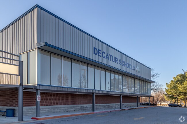 Decatur Middle School has 186 students in grades fifth through eighth and a C+ on Niche.com.