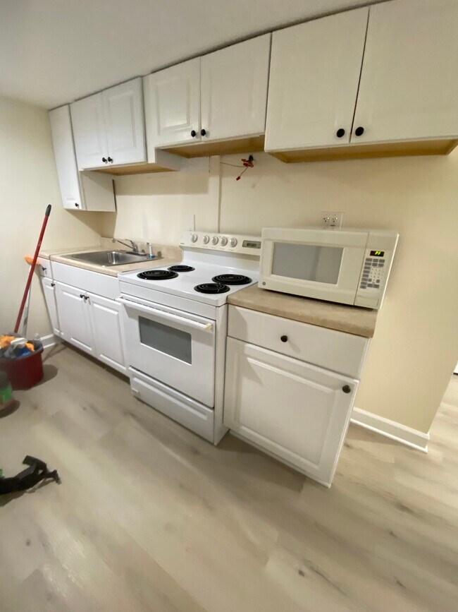 112 Albright Ave unit 12A, Stratford, CT 06614 - photo 4