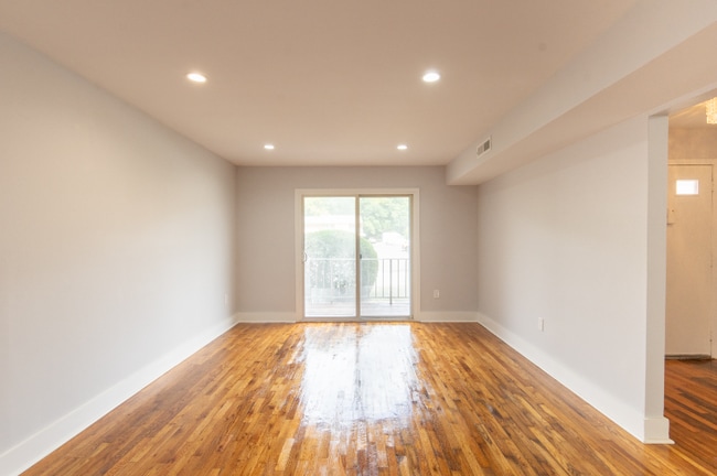 1903 Country Ln unit 2207, Ewing, NJ 08628 - photo 2