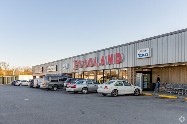 Foodland is one of the only places to grocery shop in Hartsville.