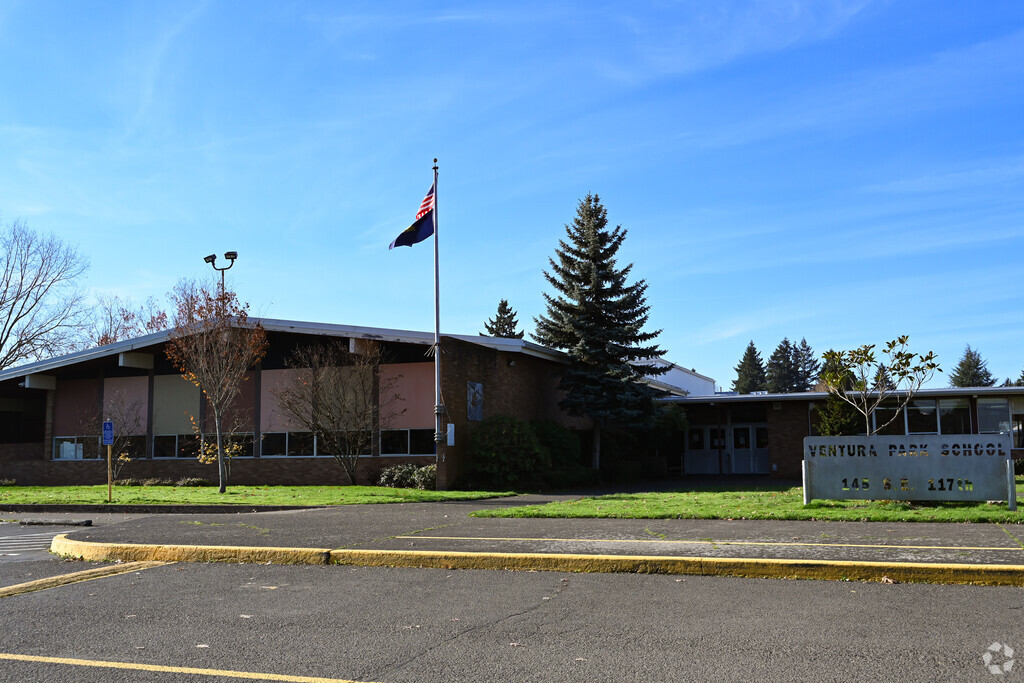 Ventura Park Elementary School provides education in the neighborhood of 
Gateway.
