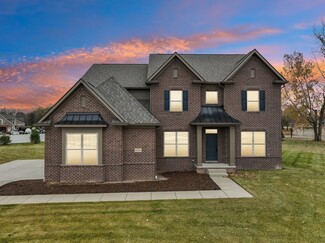 61563 Marino Ln, Washington Township, MI 48094