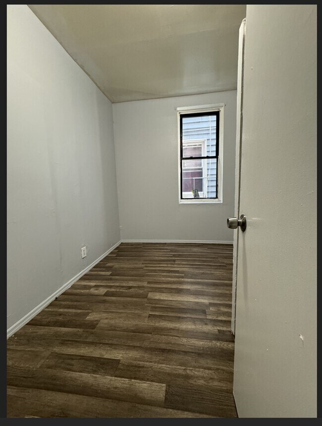 85 Stevens Ave unit 1, Jersey City, NJ 07305 - photo 5