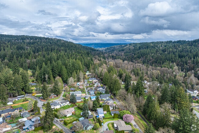 Upper Preston is a community in the Snoqualmie River Valley in King County, close to Issaquah and Snoqualmie.