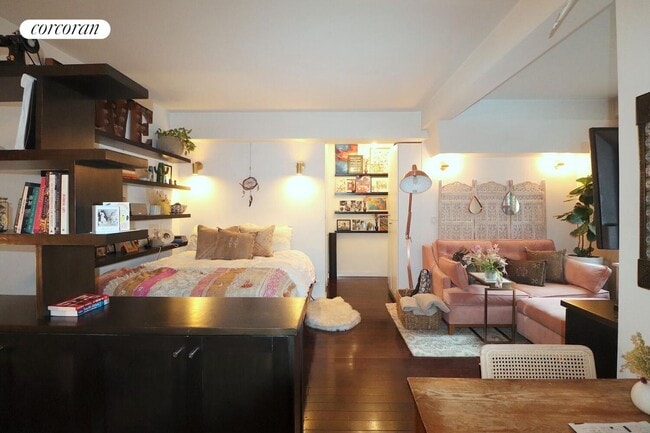 The Mark Twain, New York, NY 10011 - photo 2