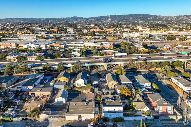Jingletown is in a convenient location to get connected to the Bay via the I-880 freeway.