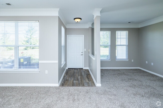 1BR, 1BA - 770SF - Living Room