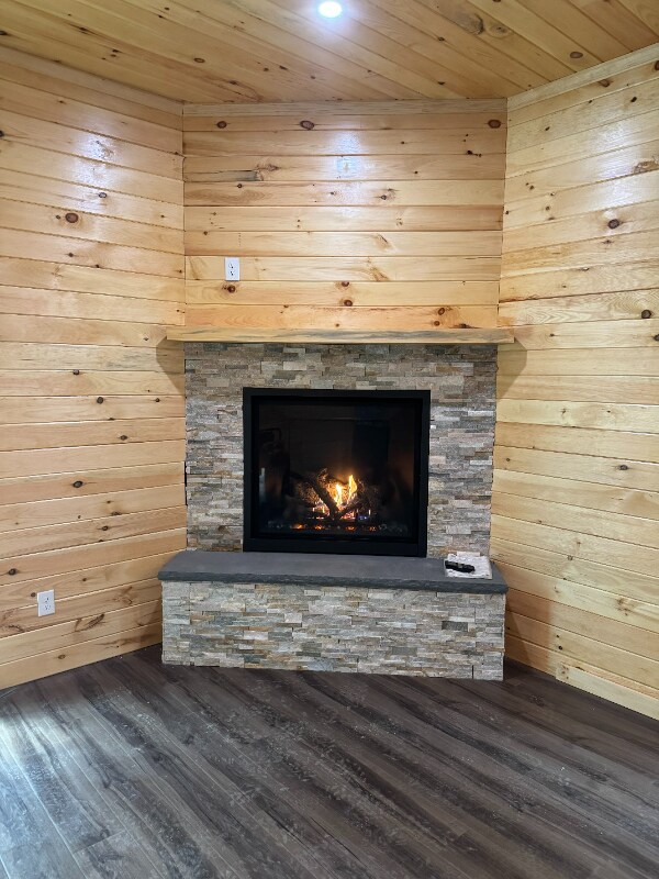 20 Tower Rd, Manchester, ME 04351