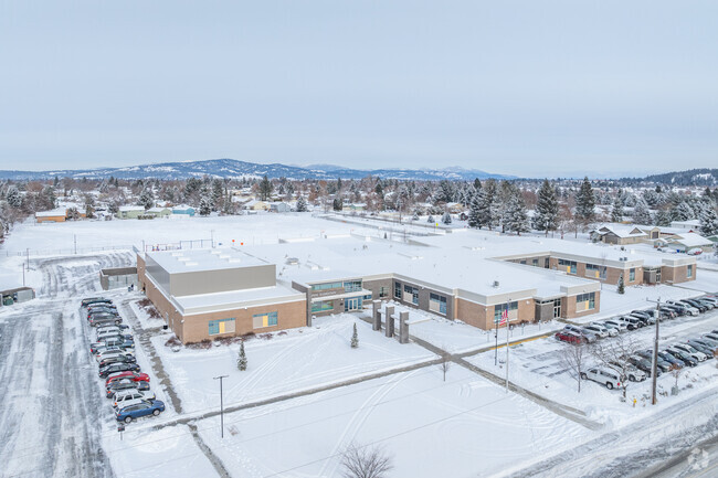 Sunrise Elementary is located in a rural neighborhood.
