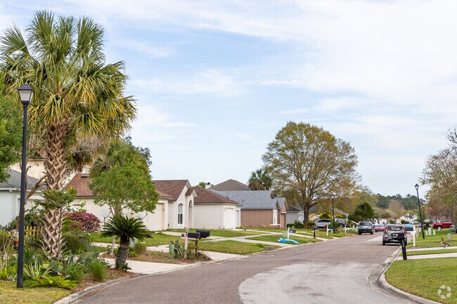 New construction and communities are popping up all over McGirts Creek/Settlers Landing.