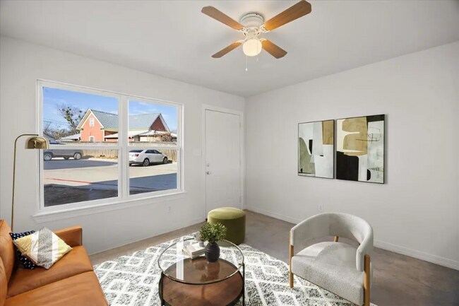 645 N Mccart St unit 5, Stephenville, TX 76401 - photo 5