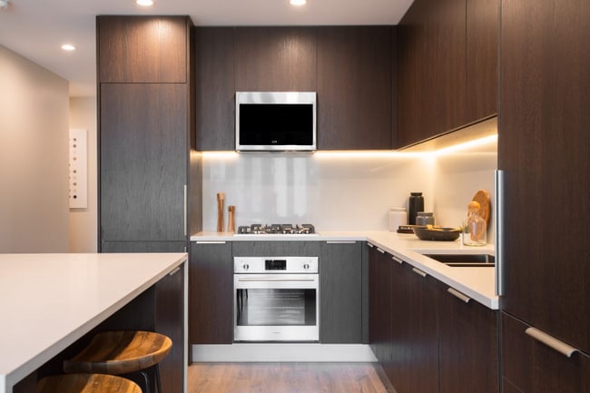 102 W Hill St, Chicago, IL 60610 - photo 2