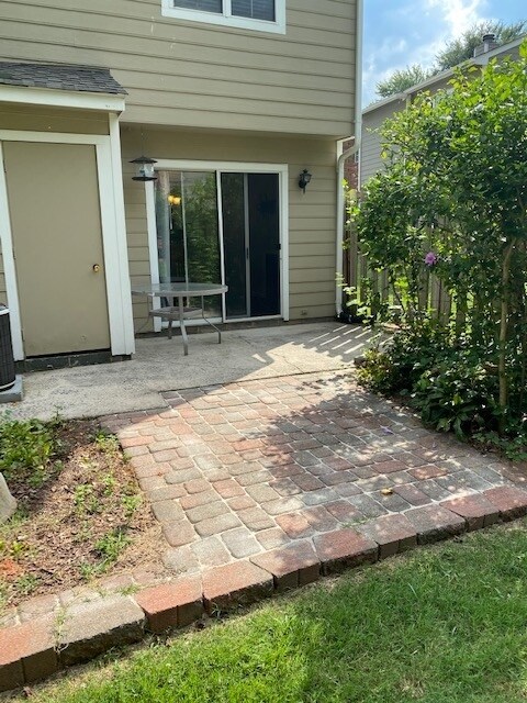 6042 Heath Valley Rd, Charlotte, NC 28210 - photo 2