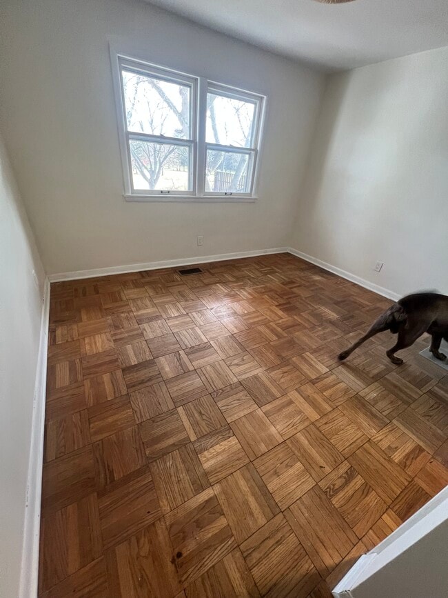 906 N Allen Ave, McHenry, IL 60050 - photo 5