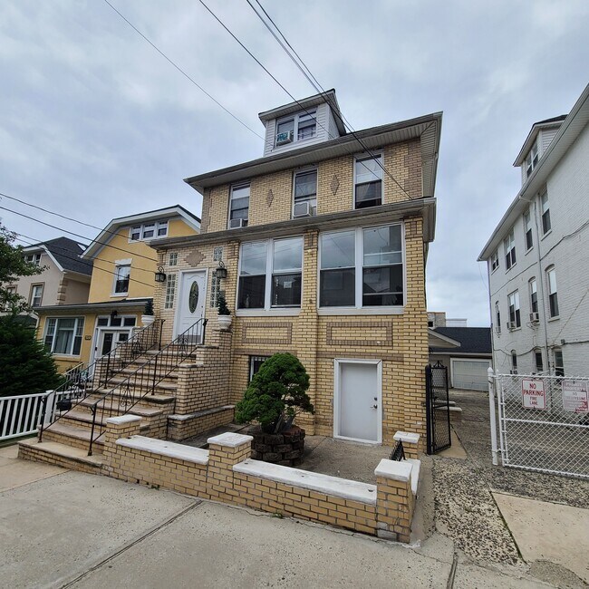 6115 Monitor Place unit 2nd Floor, West New York, NJ 07093 - photo 2