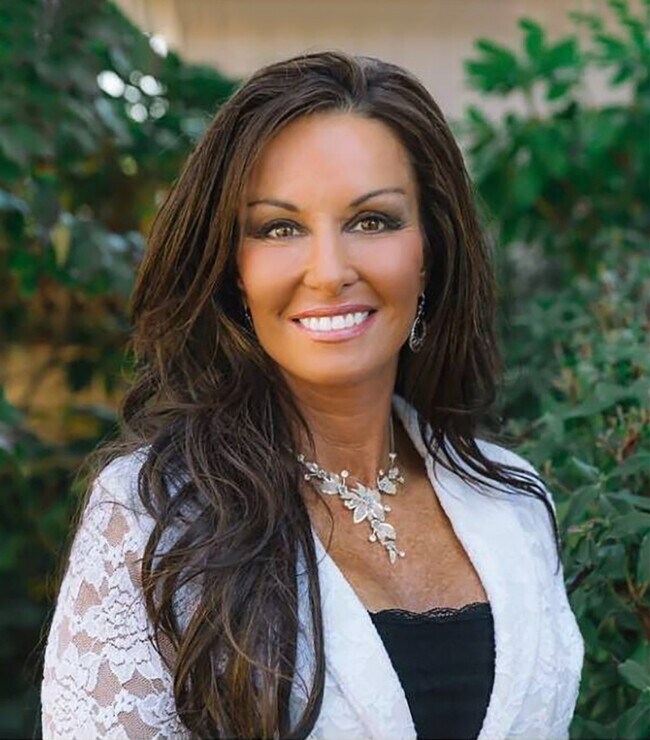 Carol Maines-Curtis
