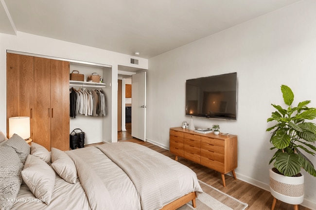 Metro at 70, Saint Louis, MO 63121 - photo 3