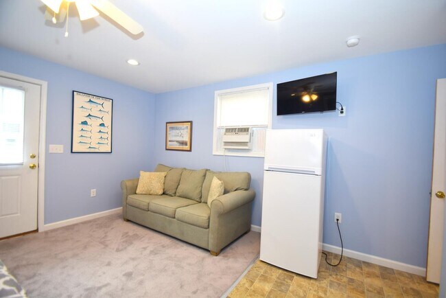 7702 Coastal Hwy unit Efficiency, Ocean City, MD 21842 - photo 4