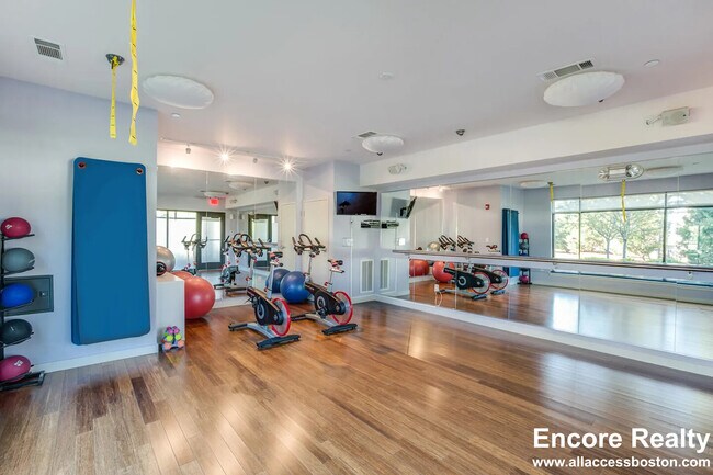 1 Maxwells Green unit 5-303, Somerville, MA 02144 - photo 3