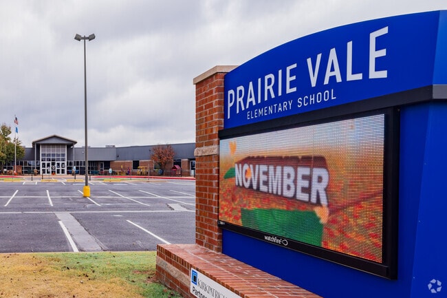 Prairie Vale Elementary School provides education in the neighborhood of Deer Creek.