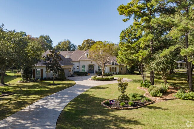 Some homes sit along the golf course in Pinehurst.