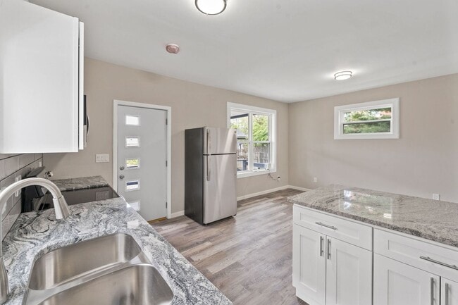 741 Sullivant Ave, Columbus, OH 43222 - photo 4