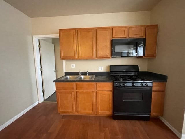 1904 E 79th St, Chicago, IL 60649 - photo 1