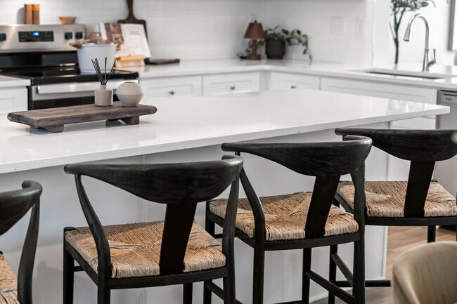 HARMON Jefferson Village by Crescent Communities, Greensboro, NC 27410 - photo 6