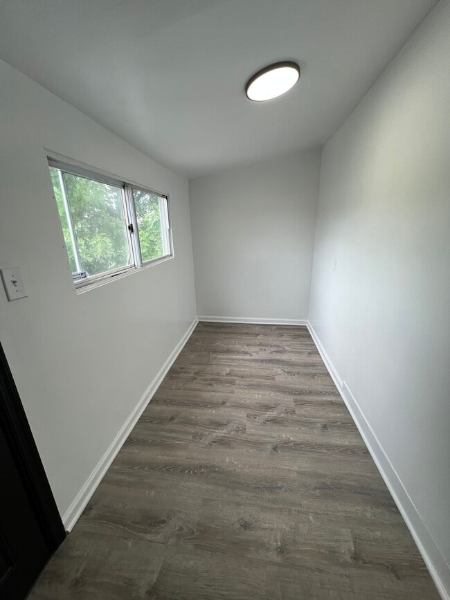 305 E 20th St, Chester, PA 19013 - photo 2