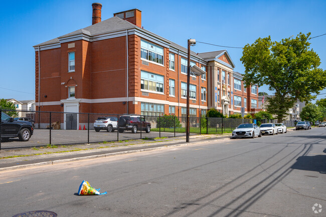 John Marshall School No. 20 is a public school located in Elizabeth, NJ.