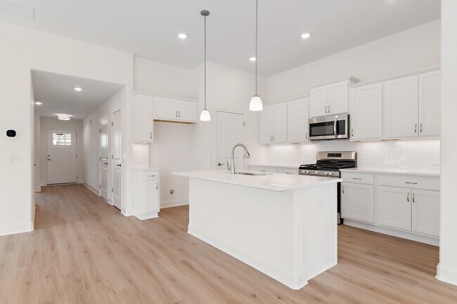 1216 Cedarcrest Blvd, Acworth, GA 30101 - photo 2