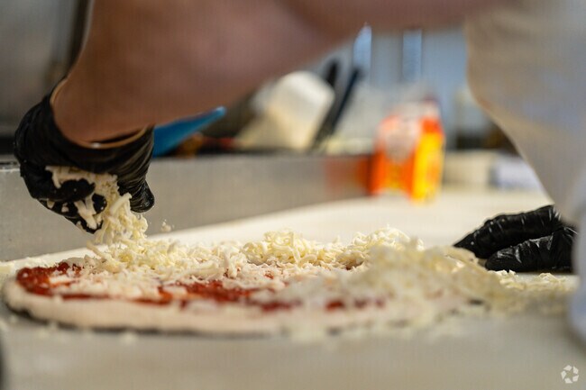 Dine at Turtle Creek's finest pizza shop.