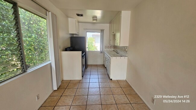 Wellesley Manor, Los Angeles, CA 90064 - photo 2