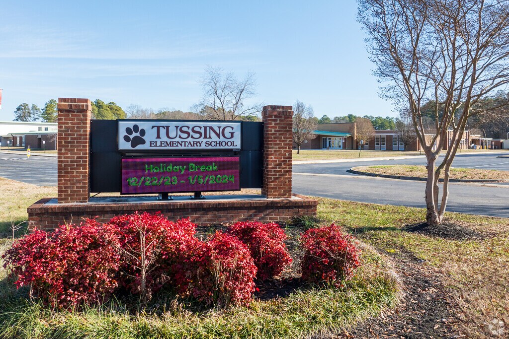 The entrance of Tussing Elementary School.