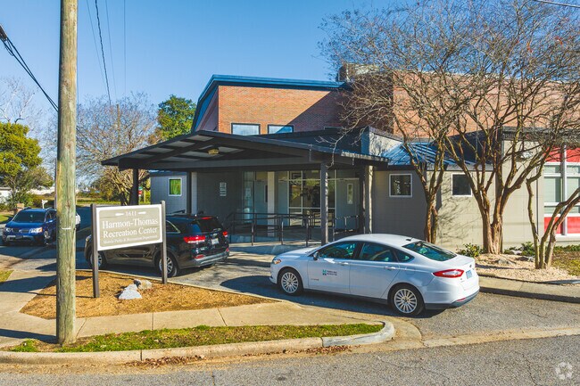 Harmon Park-community center entrance 2